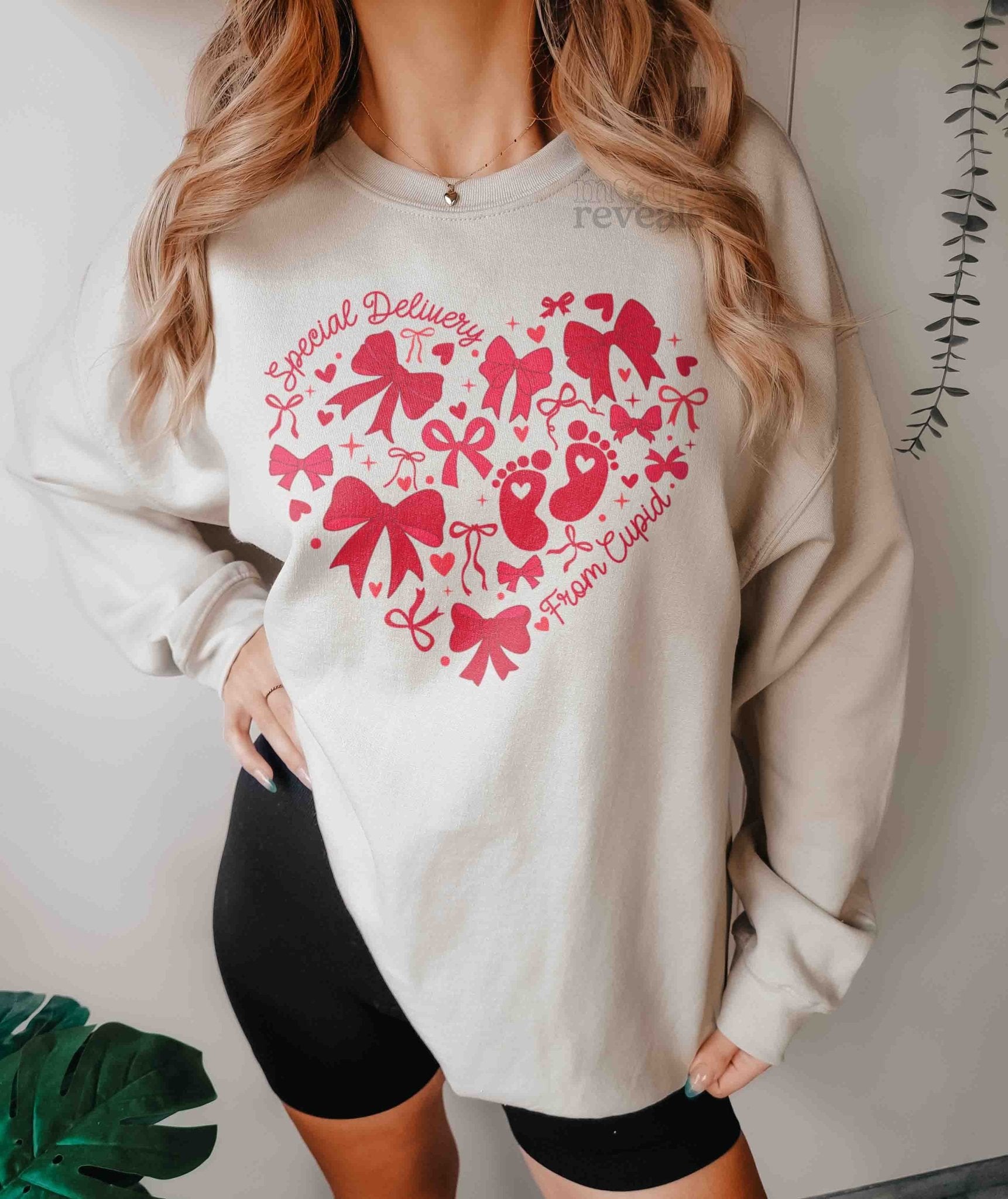 Coquette Heart Sweatshirt - Mod Reveals