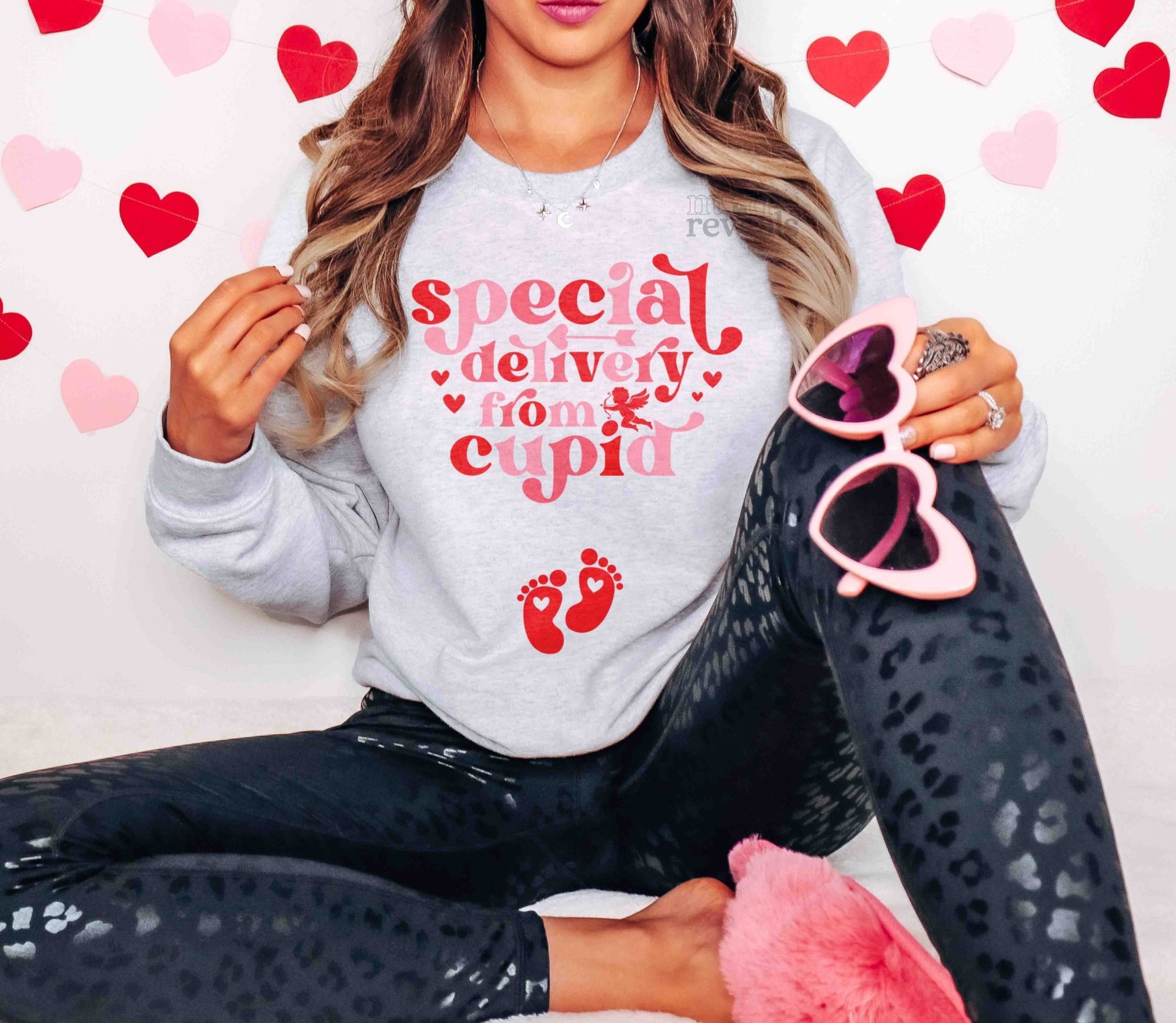 Special Delivery From Cupid Sweatshirt - Mod Reveals